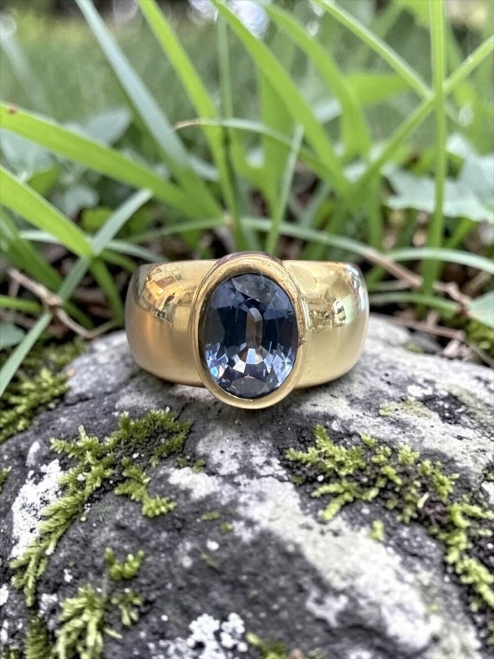 18k Yellow Gold 3.01ct Natural Sapphire Statement Ring